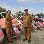 Bupati Kukar Serahkan Bantuan Alsintan Untuk 5 Desa di Kecamatan Marangkayu